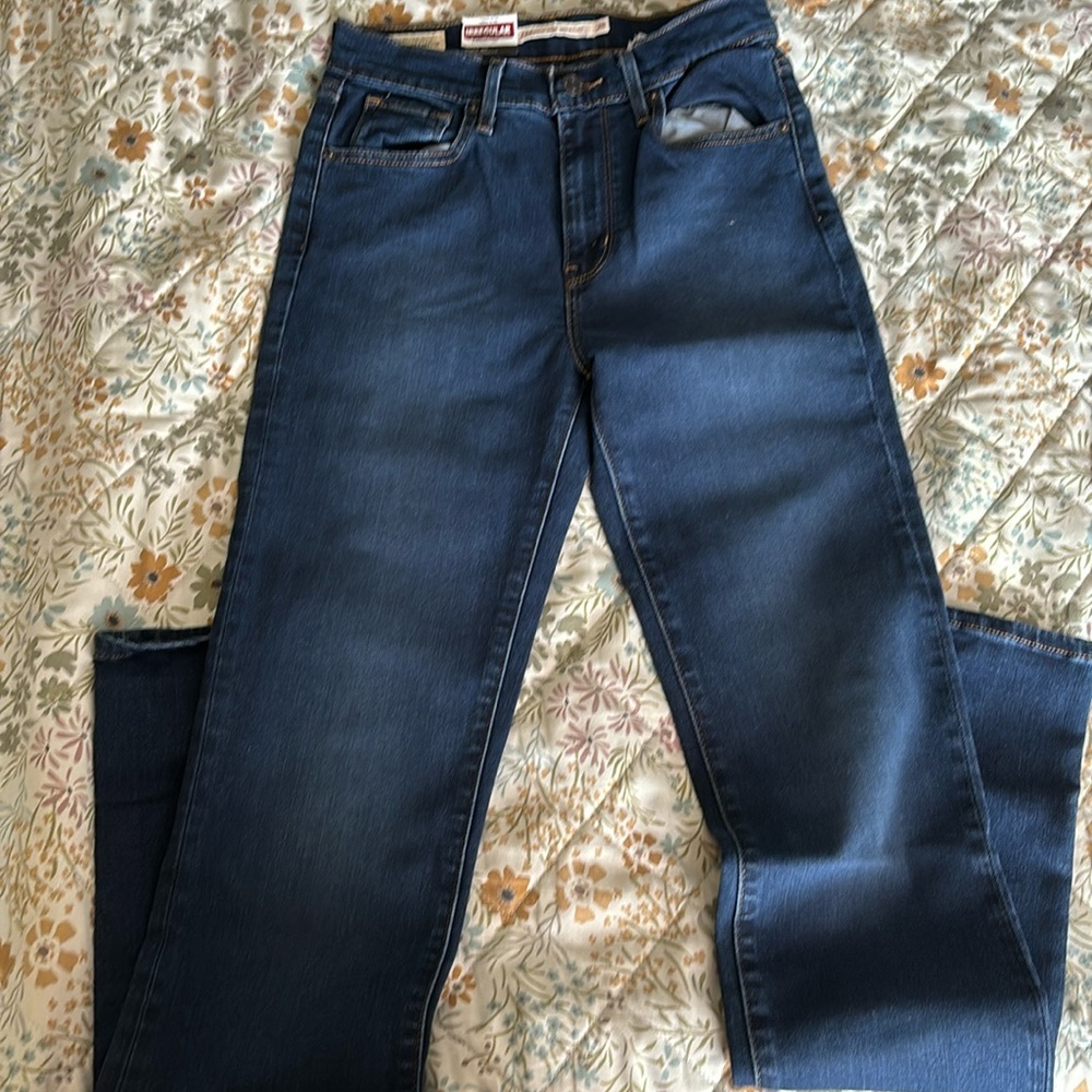 Levis High rise straight jeans